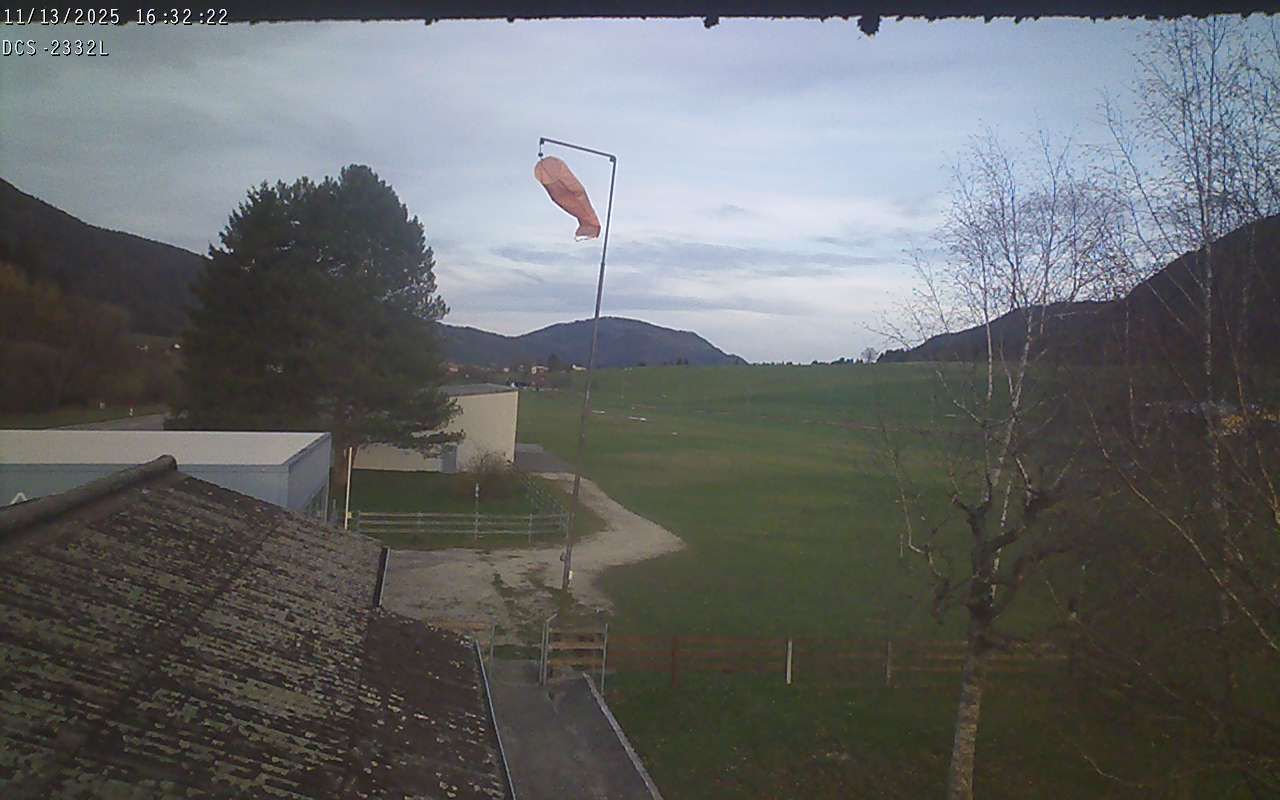 Courtelary › Süd-Ost: Piste 24