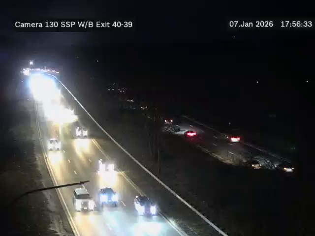 Traffic Cam Huntington › East: SSP at Exit 40 (RMC) to Exit 39(Deer Park Ave