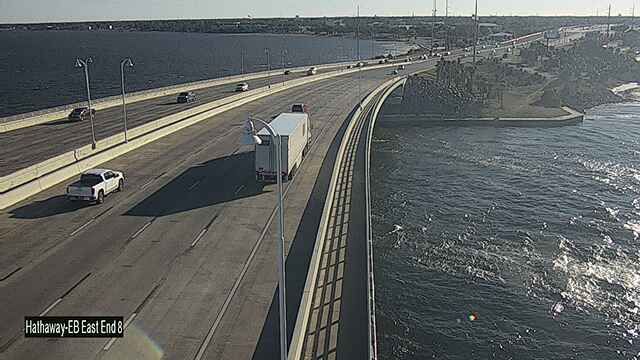 Traffic Cam Upper Grand Lagoon › East