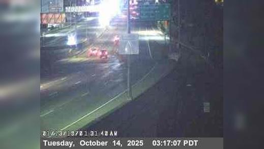 Traffic Cam Albany › West: TVH31 -- I-80 : Buchanan Street