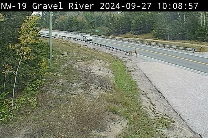 Traffic Cam Unorganized Thunder Bay District: Highway 17 near Gravel River