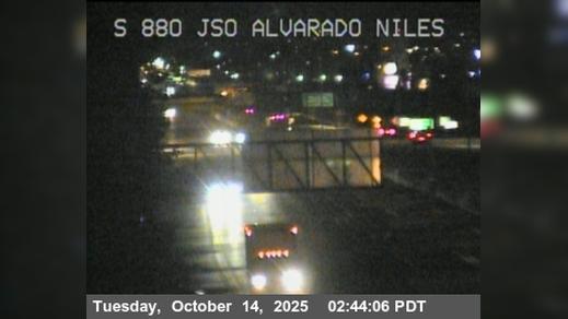 Traffic Cam Fremont › South: TVB14 -- I-880 : South of Alvarado Niles