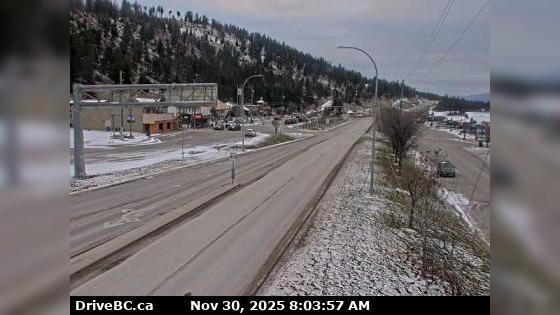 Traffic Cam Radium Hot Springs › South: Hwy 93/95 roundabout, at - looking southbound on Hwy 93/95