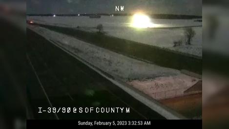 Traffic Cam Milton Junction: I-39/90 at S of County M