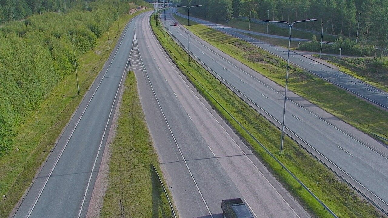 Traffic Cam Espoo: Tie 50 Järvenperä - Kehä III