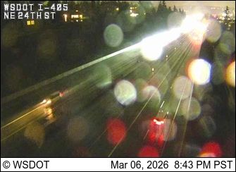 Traffic Cam Renton: I-405 at MP 6: NE 24th St