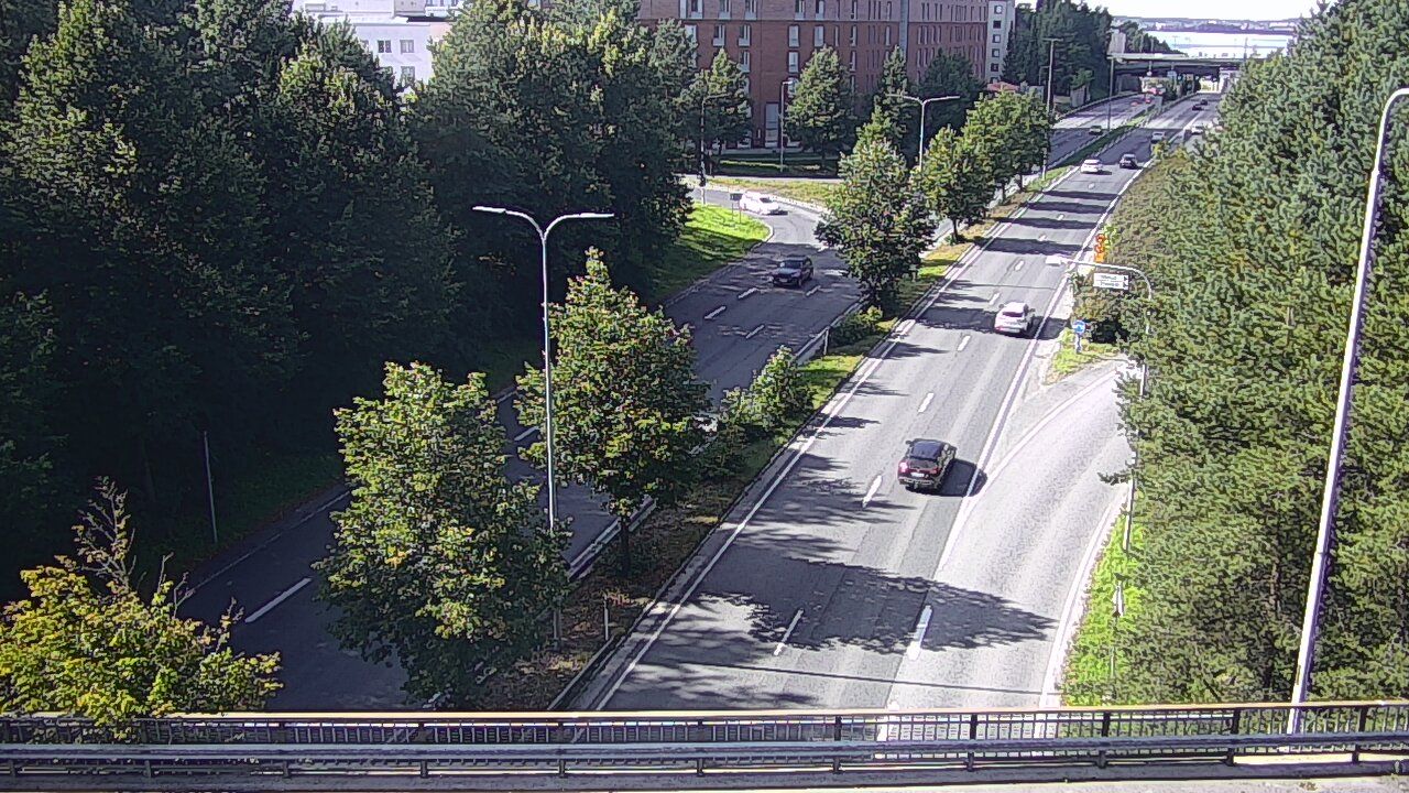 Traffic Cam Tampere: Tie - Kalevan puistotie - Petsamo