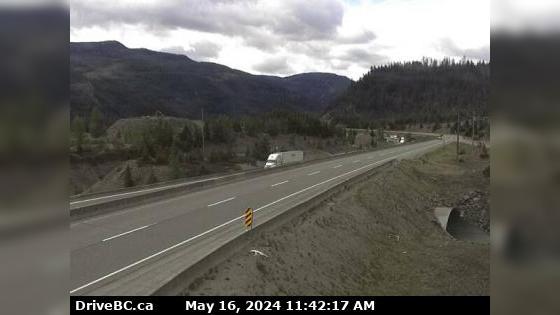 Traffic Cam Thompson-Nicola Regional District › South: Hwy 5 at Larson Hill, 36 km south of Merritt, looking south