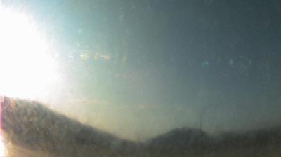 Crowsnest Pass SE: Traffic, Mountains, & Weather