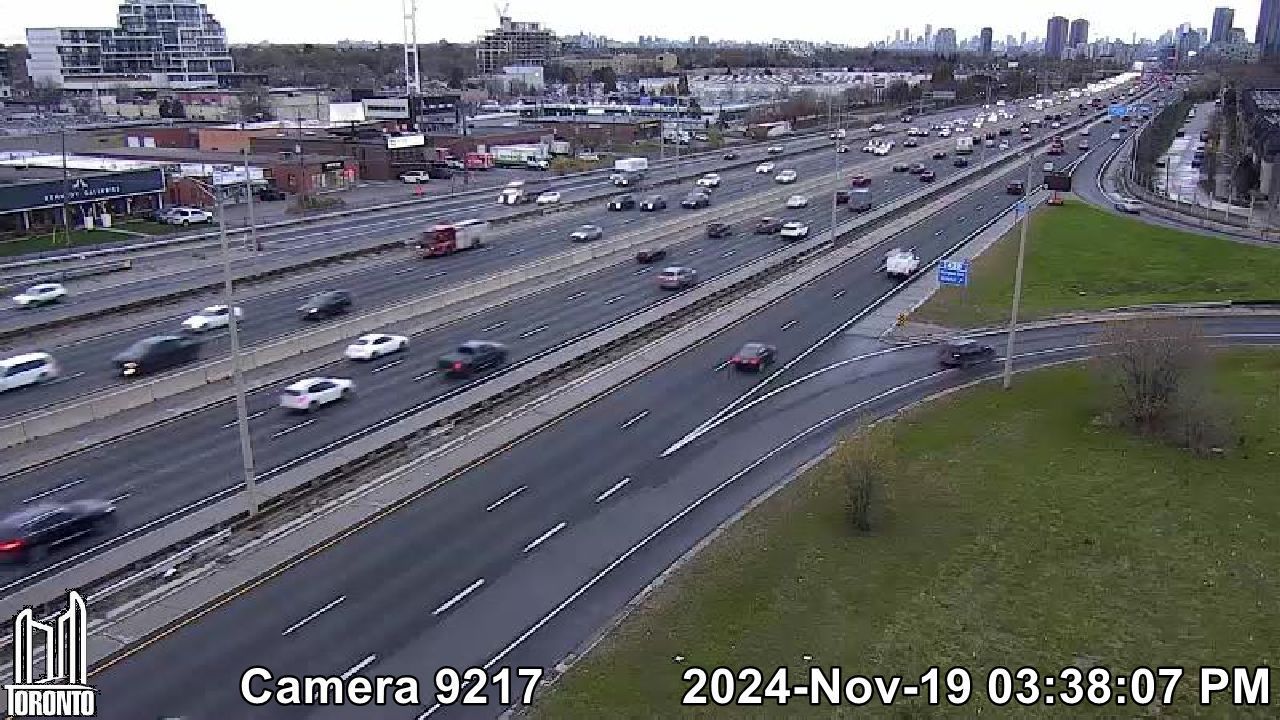 Traffic Cam The Queensway: Gardiner Expwy near Islington Ave