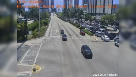 Traffic Cam Hallandale Beach: Blvd at Three Islands Blvd