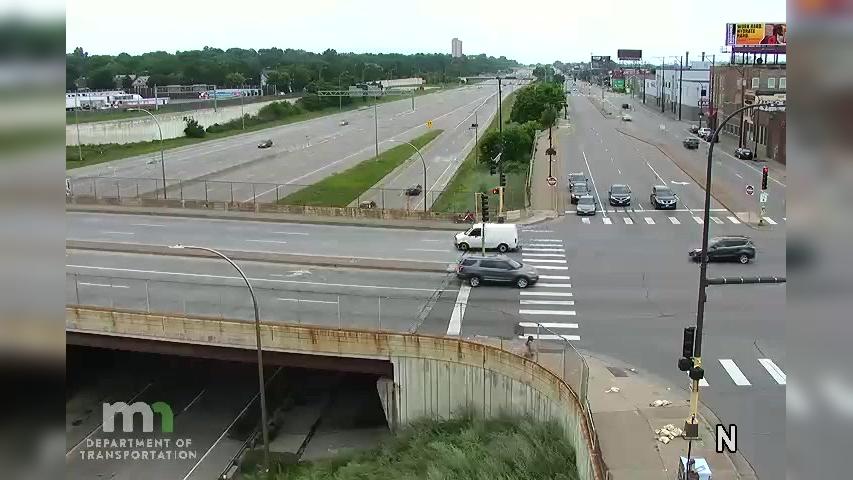 Traffic Cam Near North: I-94 NB @ Broadway Ave
