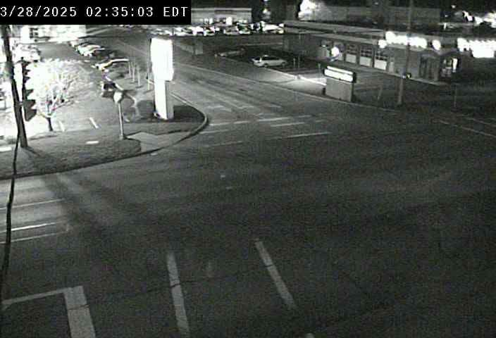 Traffic Cam Snidercrest: Fields Ertel Rd & Kings Auto Mall