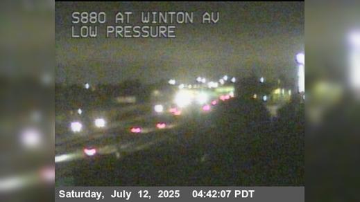 Traffic Cam Hayward › South: TV710 -- I-880 : AT WINTON AV