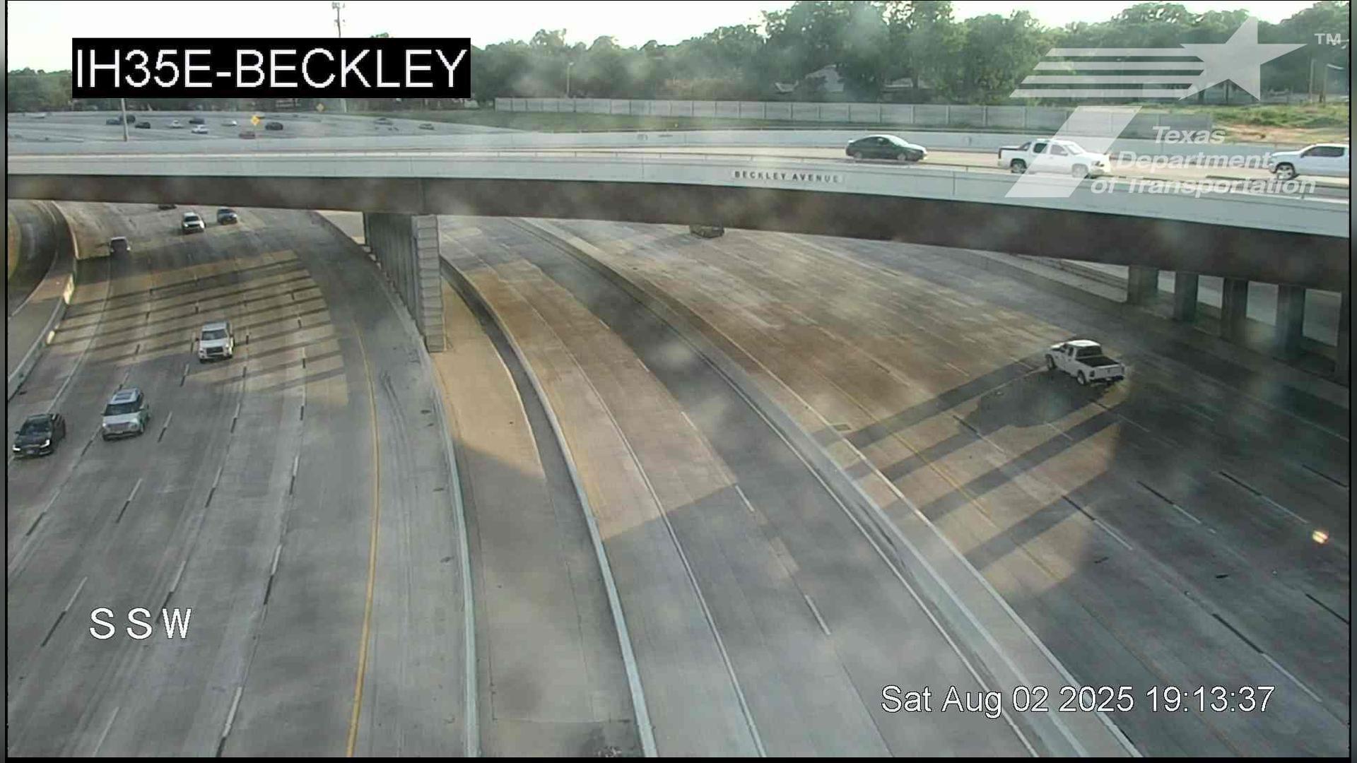 Traffic Cam Dallas › North: I-35E @ Beckley