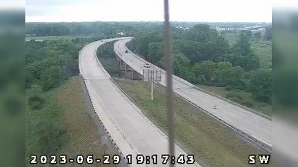 Traffic Cam Gary: I-65: 1-065-260-5-2 S OF 15TH AVE