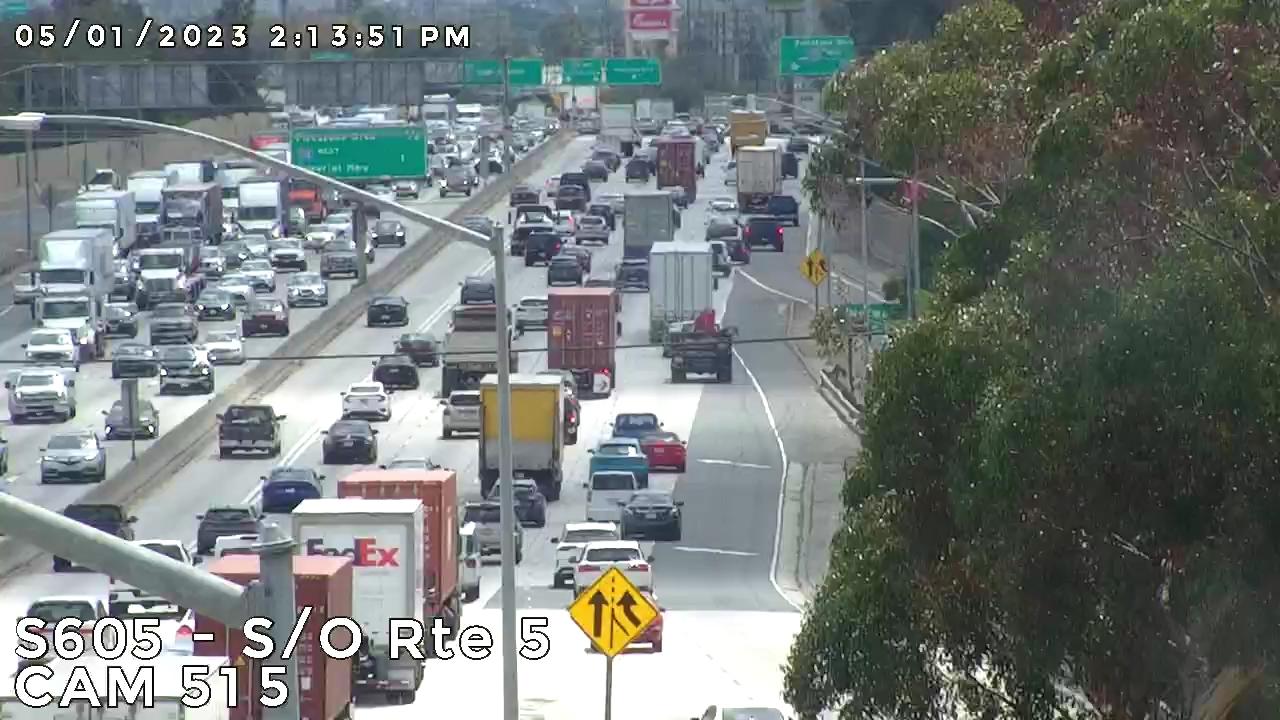 Traffic Cam East Hollywood › South: Camera 606 :: S101 - WESTERN: PM