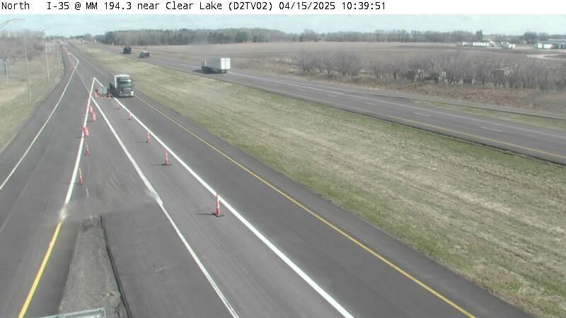 Traffic Cam Clear Lake: D2 - I-35 @ MM 194.3 near - D2TV02