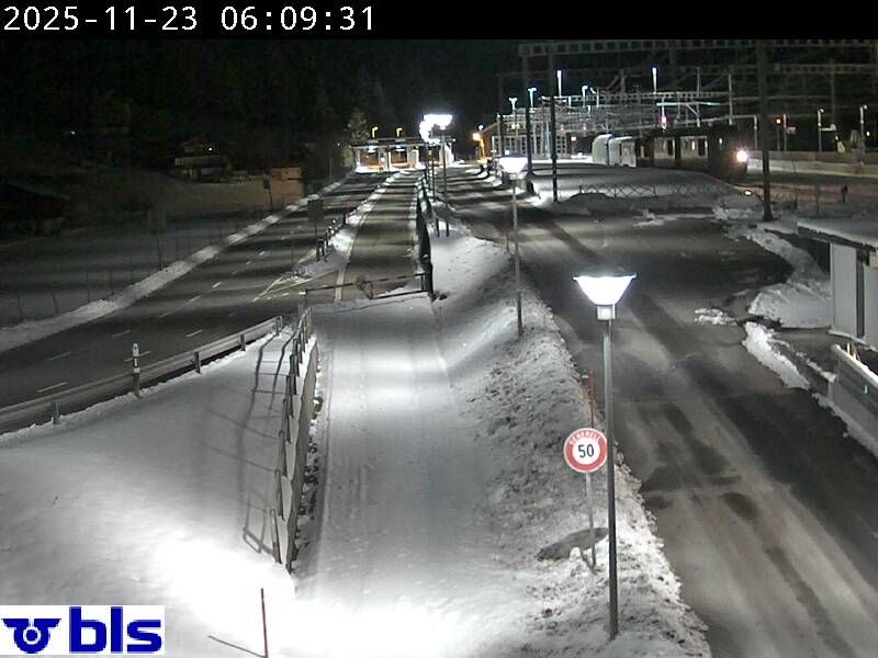 Kandersteg › Norden: Autoverlad Lötschberg