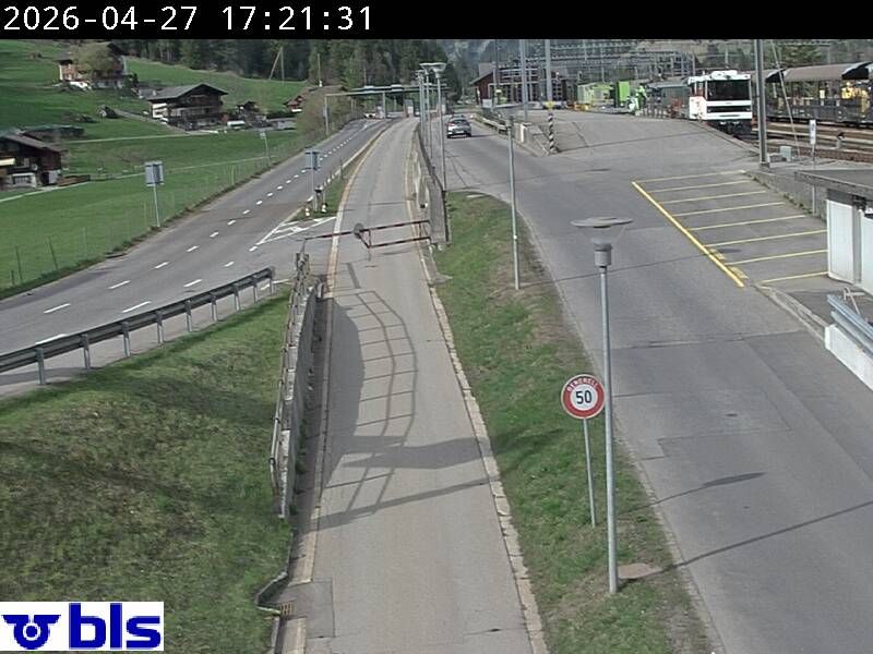 Kandersteg › Norden: Autoverlad Lötschberg