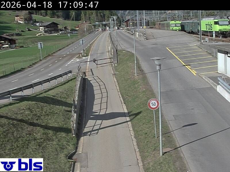 Kandersteg › Norden: Autoverlad Lötschberg