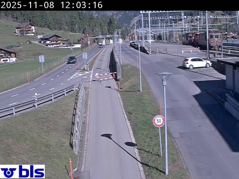 Kandersteg › Norden: Autoverlad Lötschberg