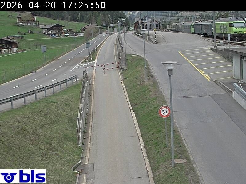 Kandersteg › Norden: Autoverlad Lötschberg