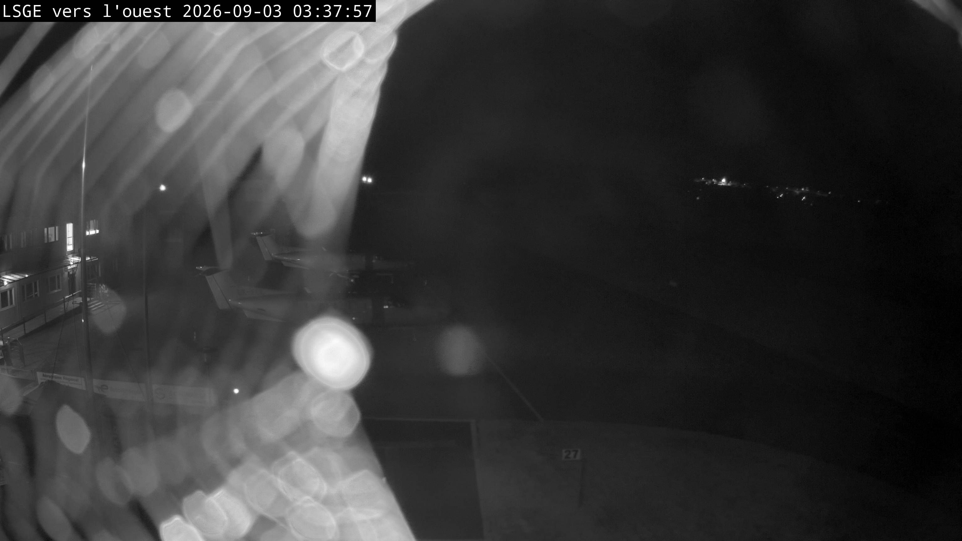 Ecuvillens › Westen: Hangar 8