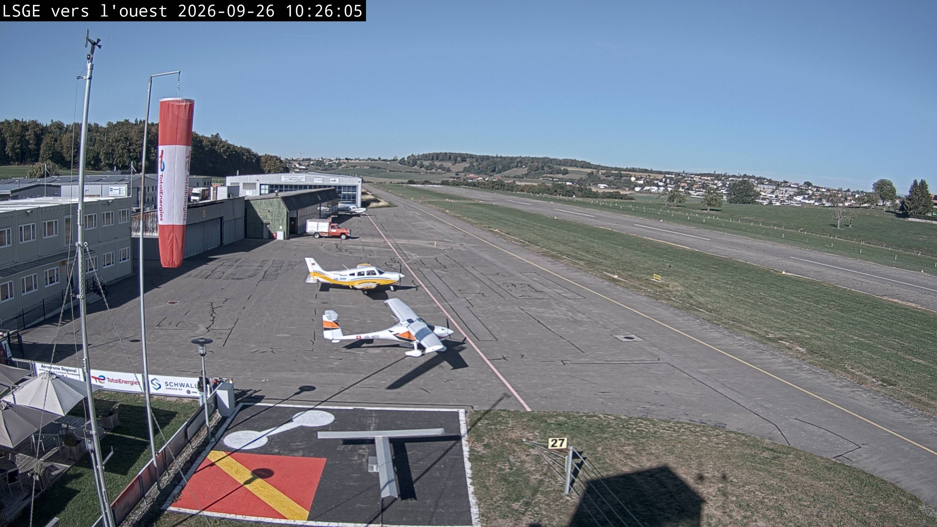 Ecuvillens › Westen: Hangar 8