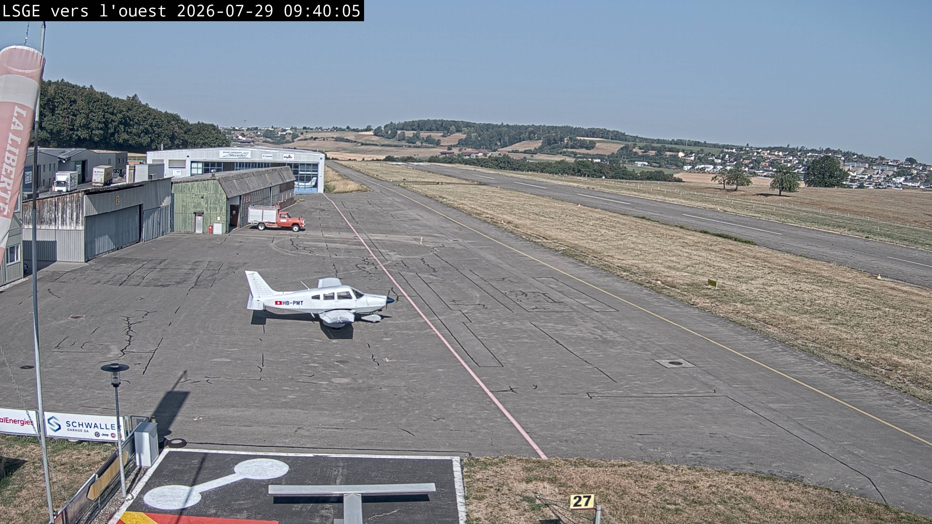 Ecuvillens › Westen: Hangar 8