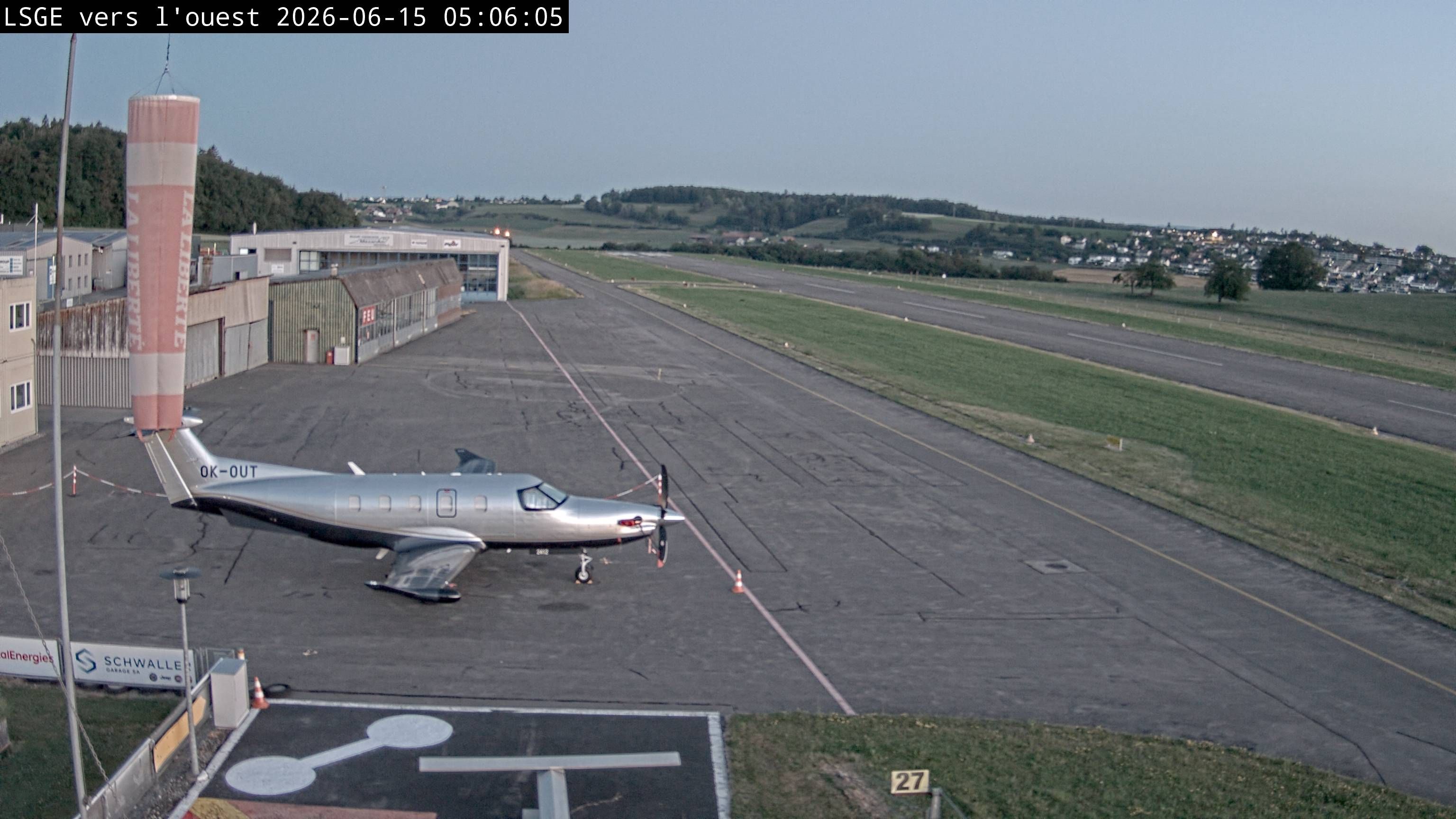 Ecuvillens › Westen: Hangar 8
