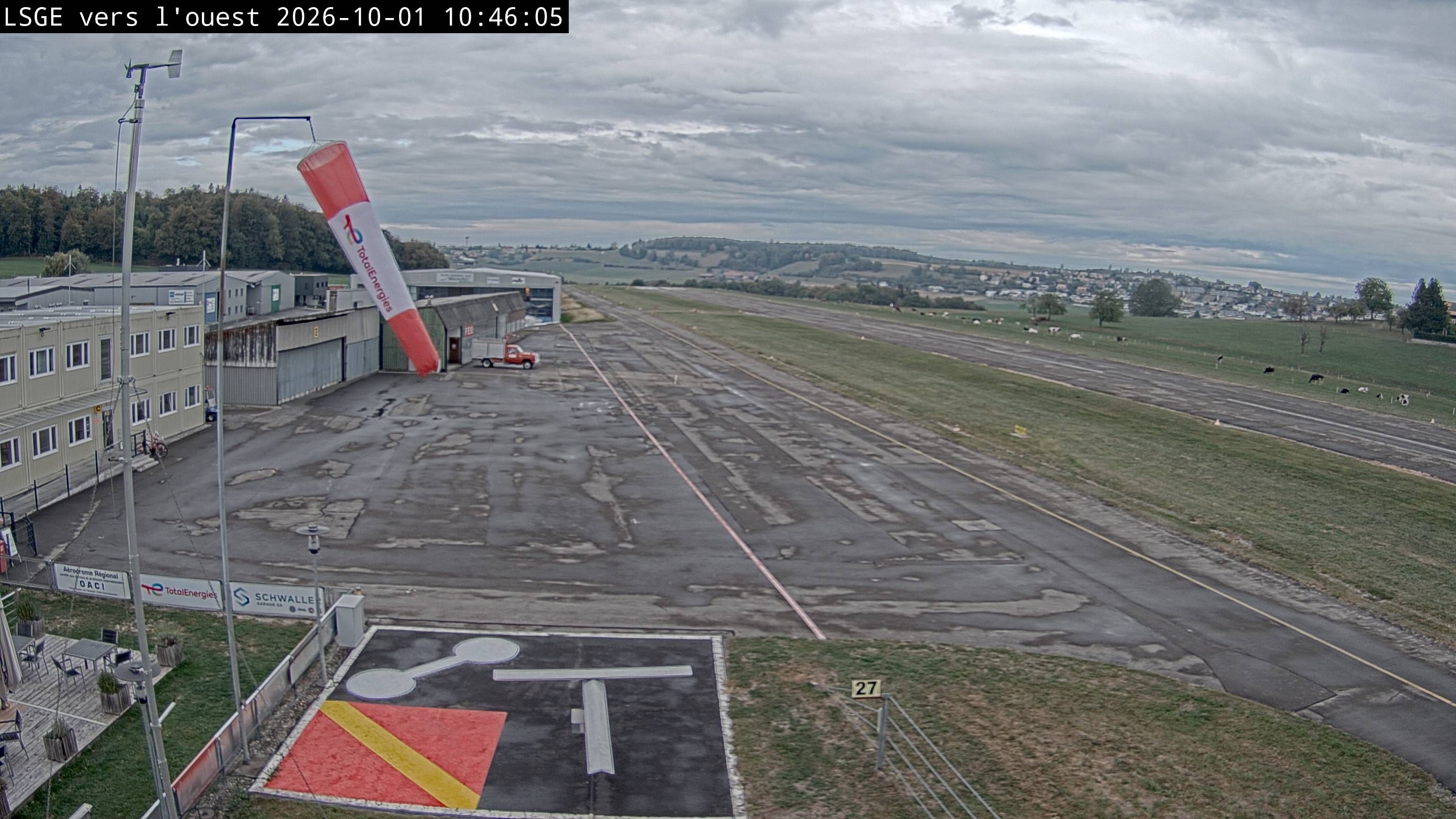 Ecuvillens › Westen: Hangar 8