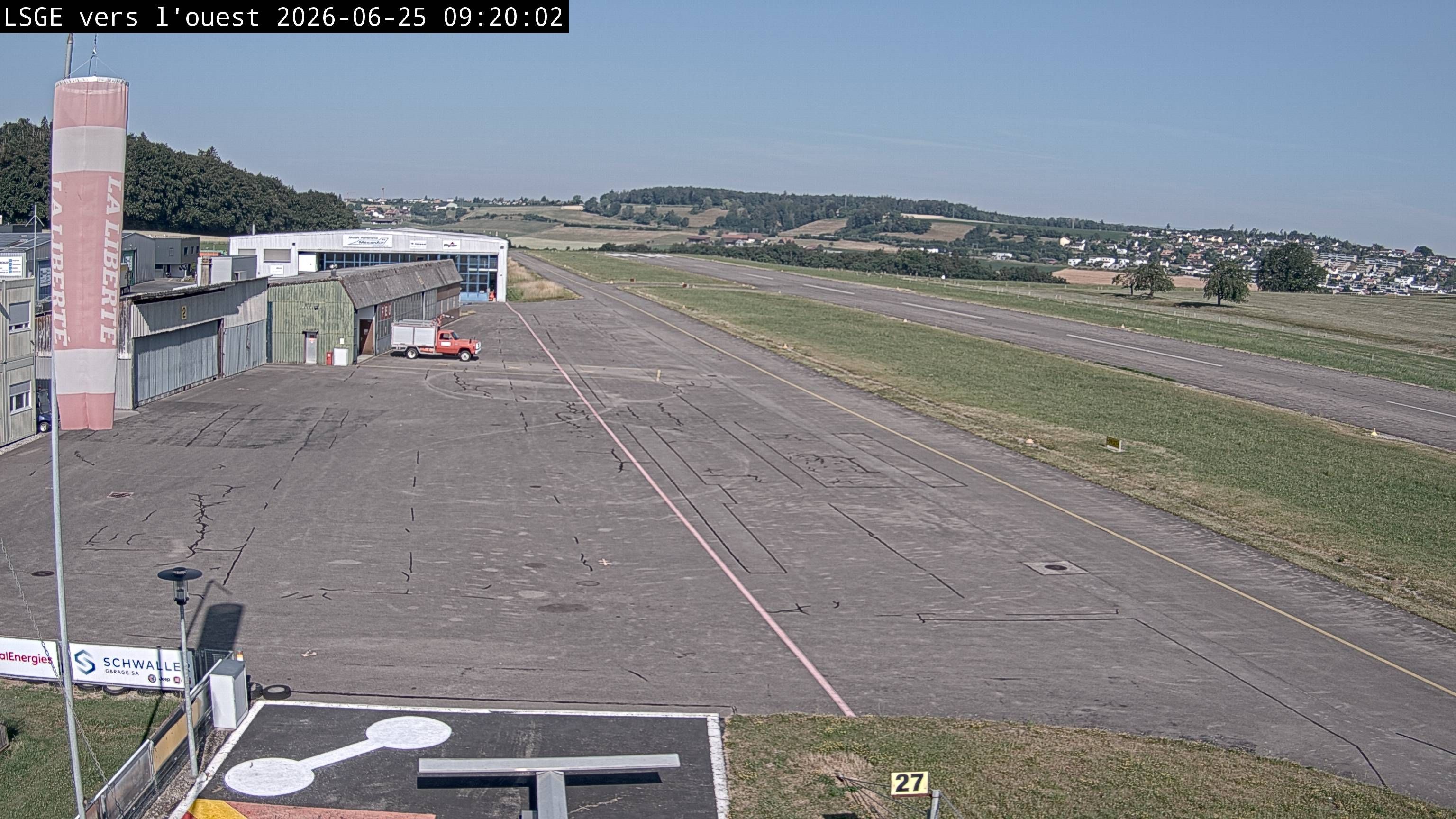 Ecuvillens › Westen: Hangar 8