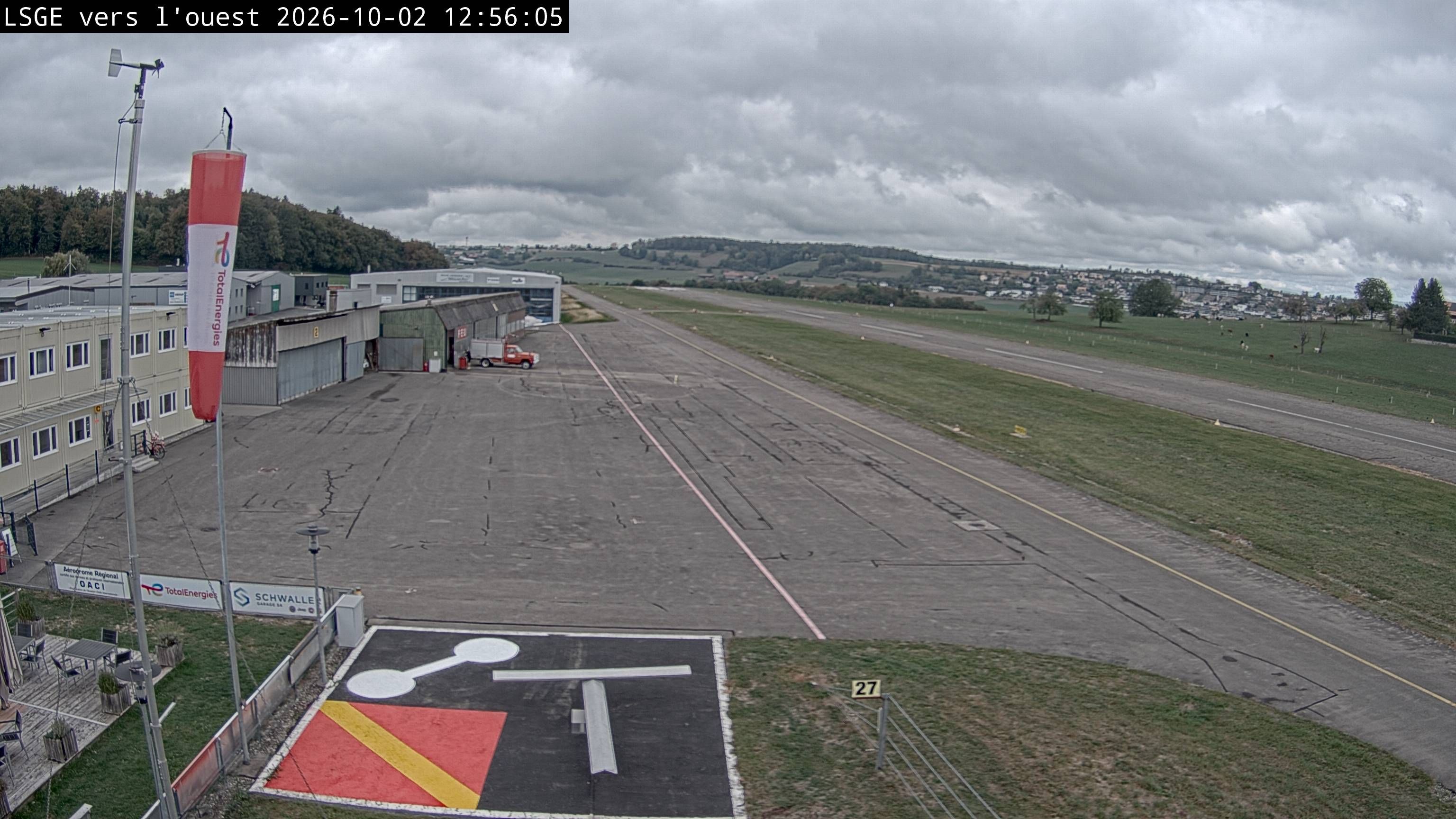 Ecuvillens › Westen: Hangar 8