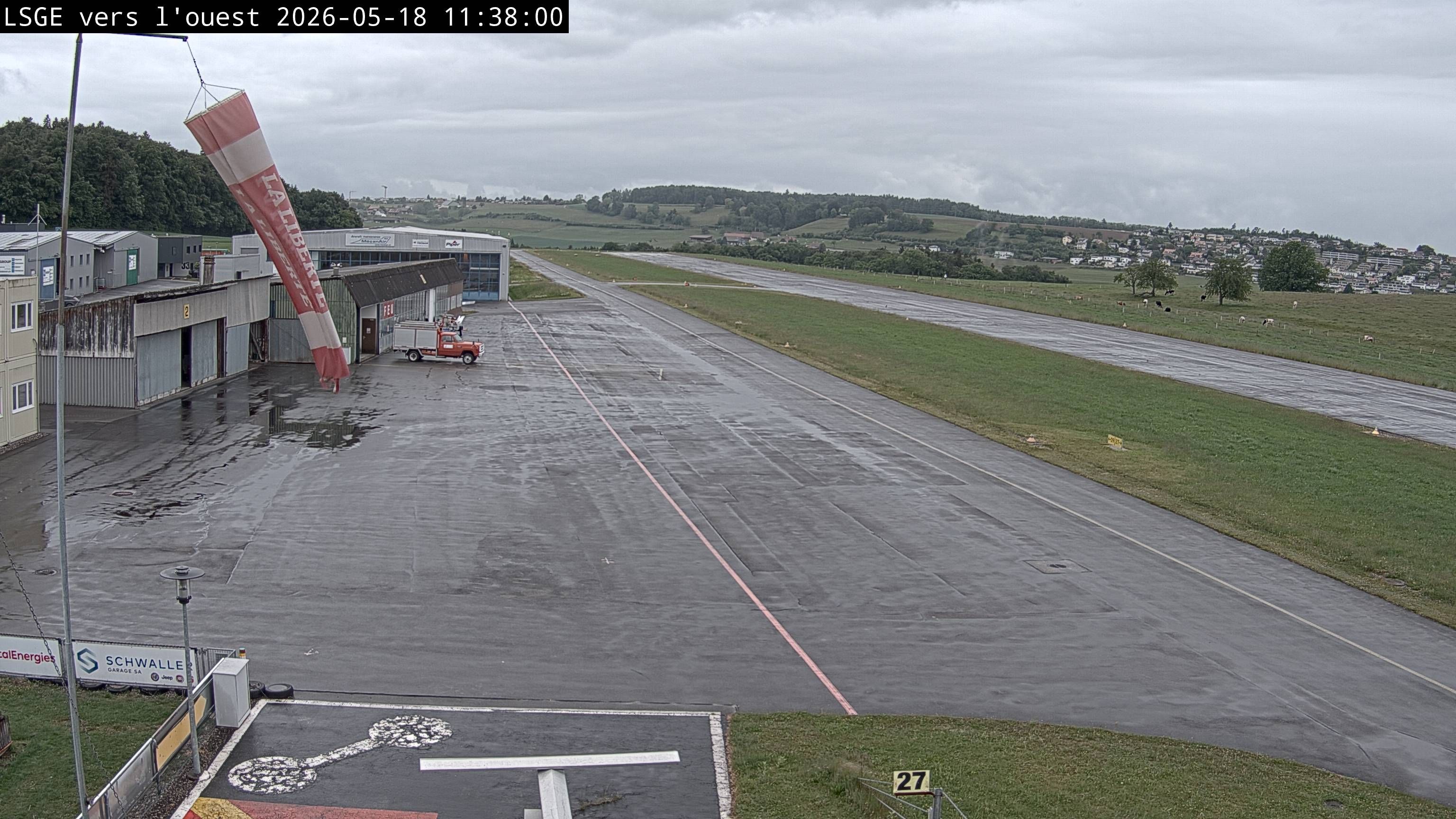 Ecuvillens › Westen: Hangar 8