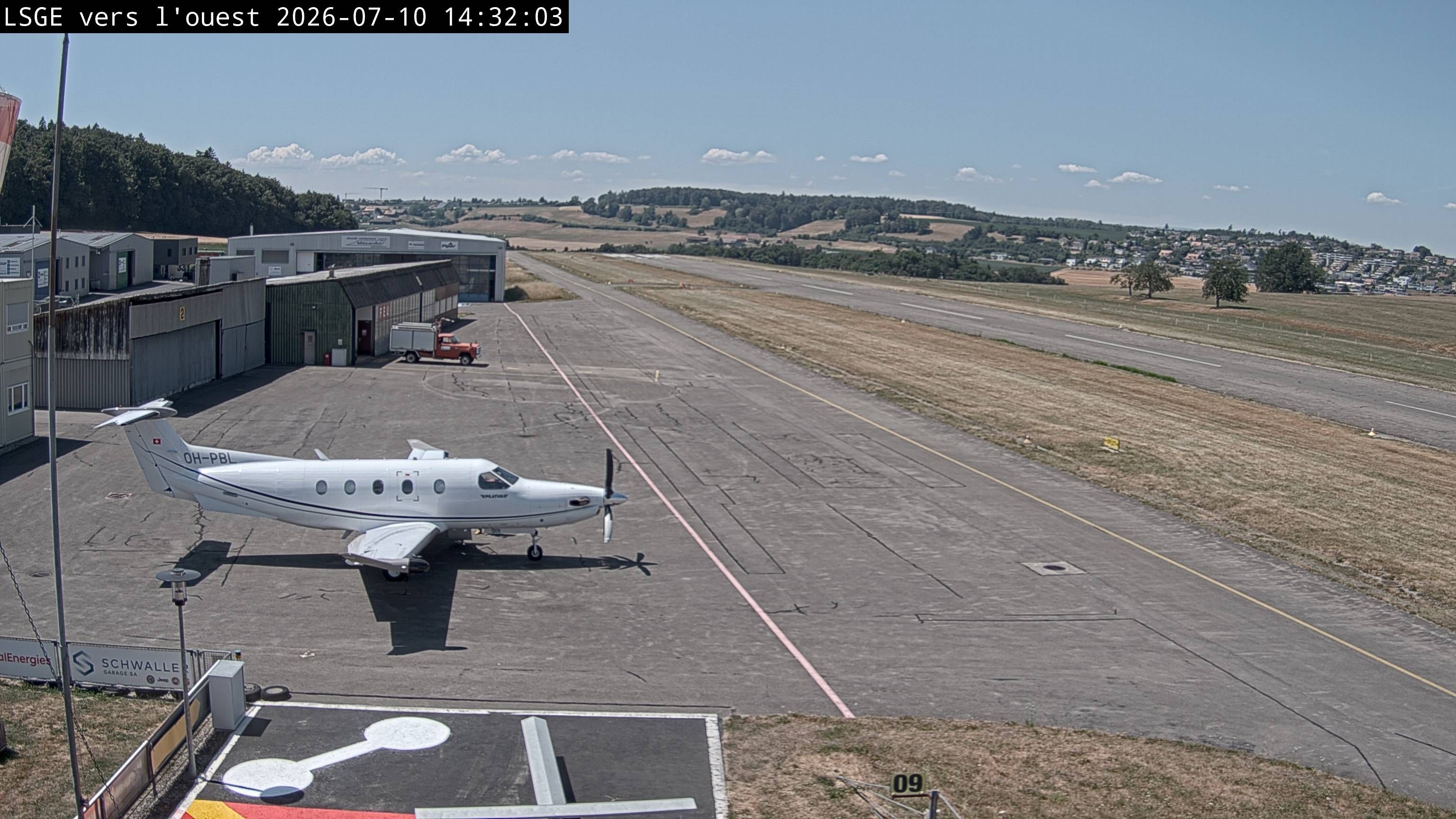 Ecuvillens › Westen: Hangar 8