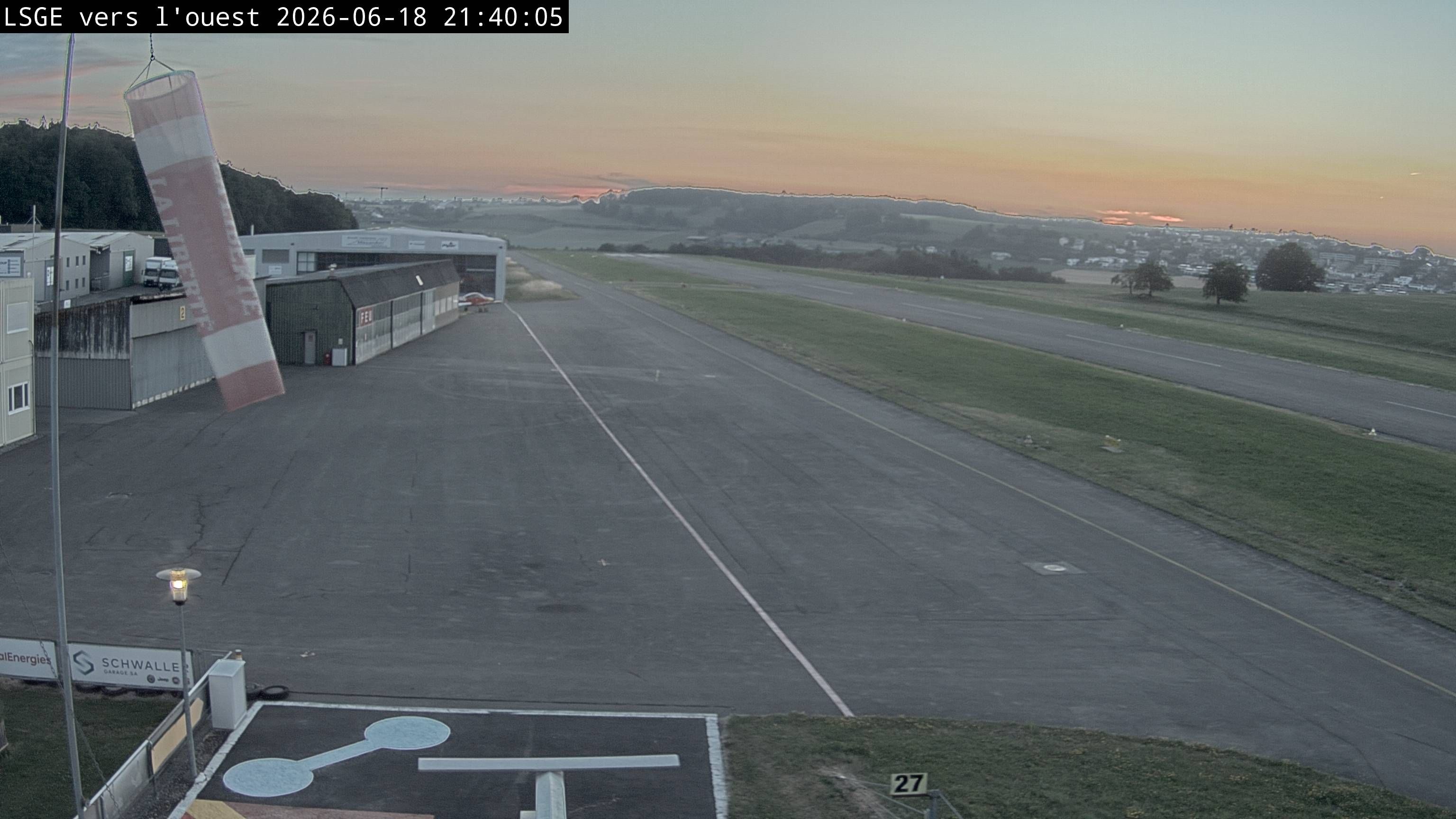 Ecuvillens › Westen: Hangar 8