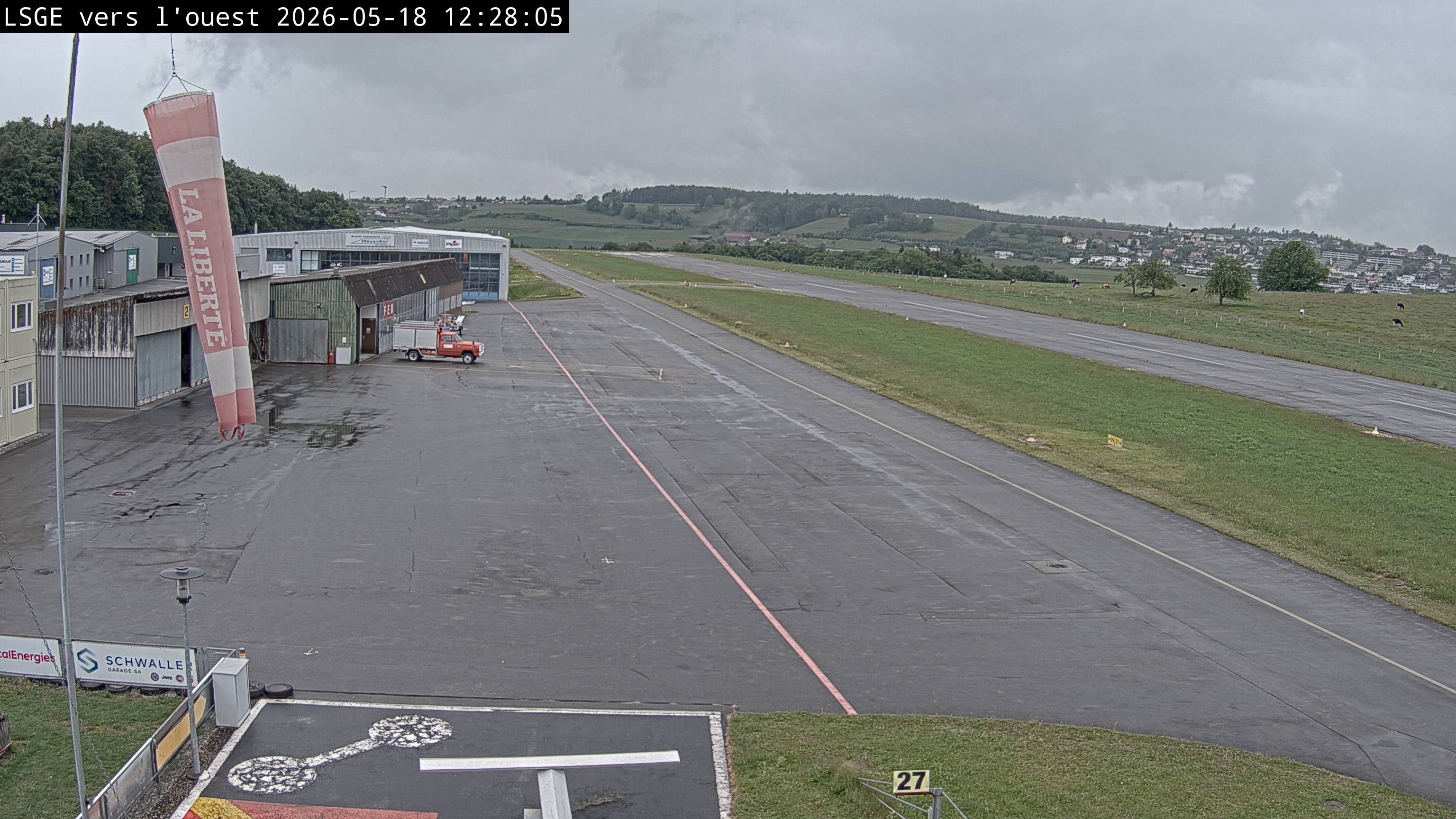 Ecuvillens › Westen: Hangar 8