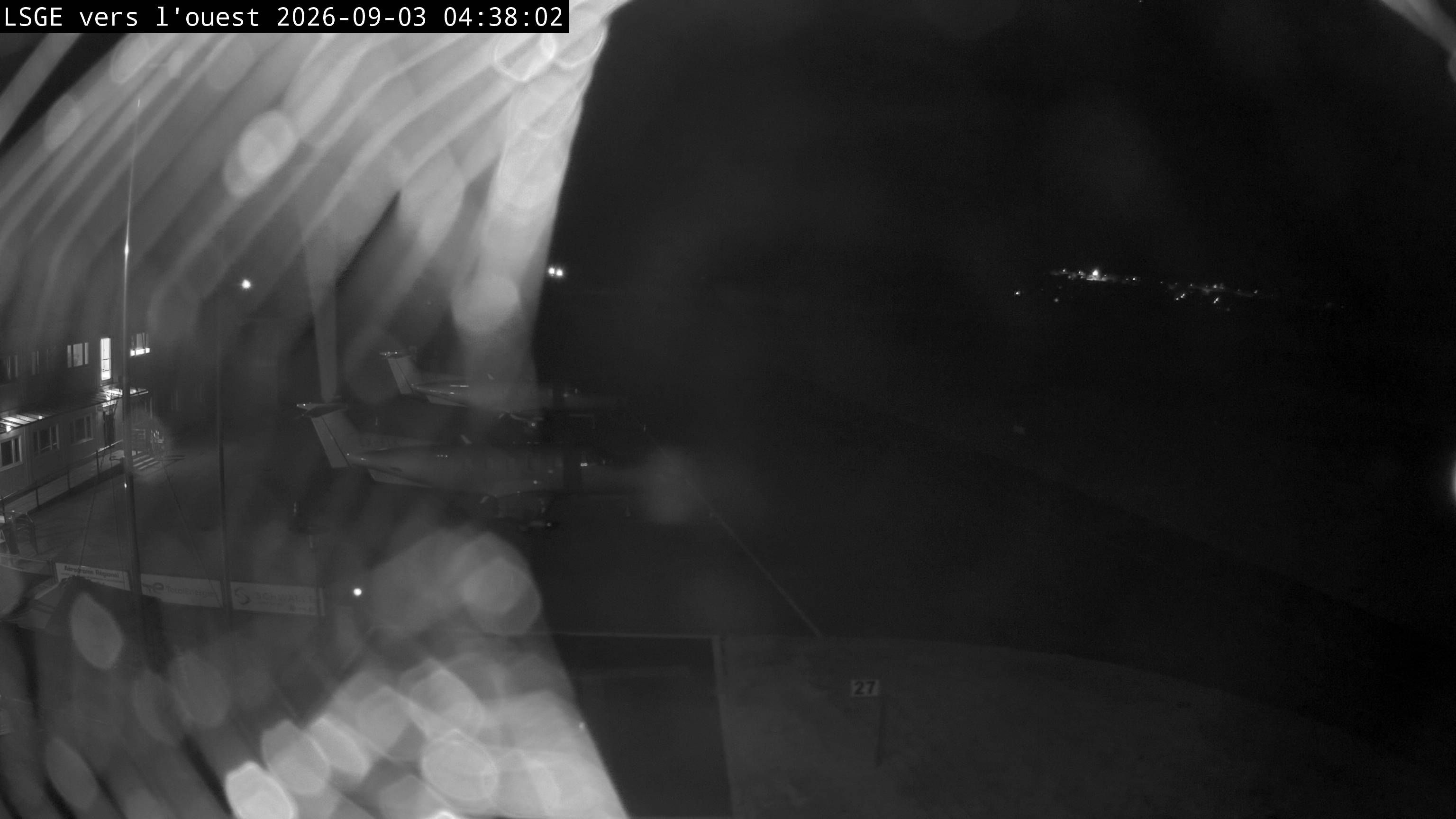 Ecuvillens › Westen: Hangar 8