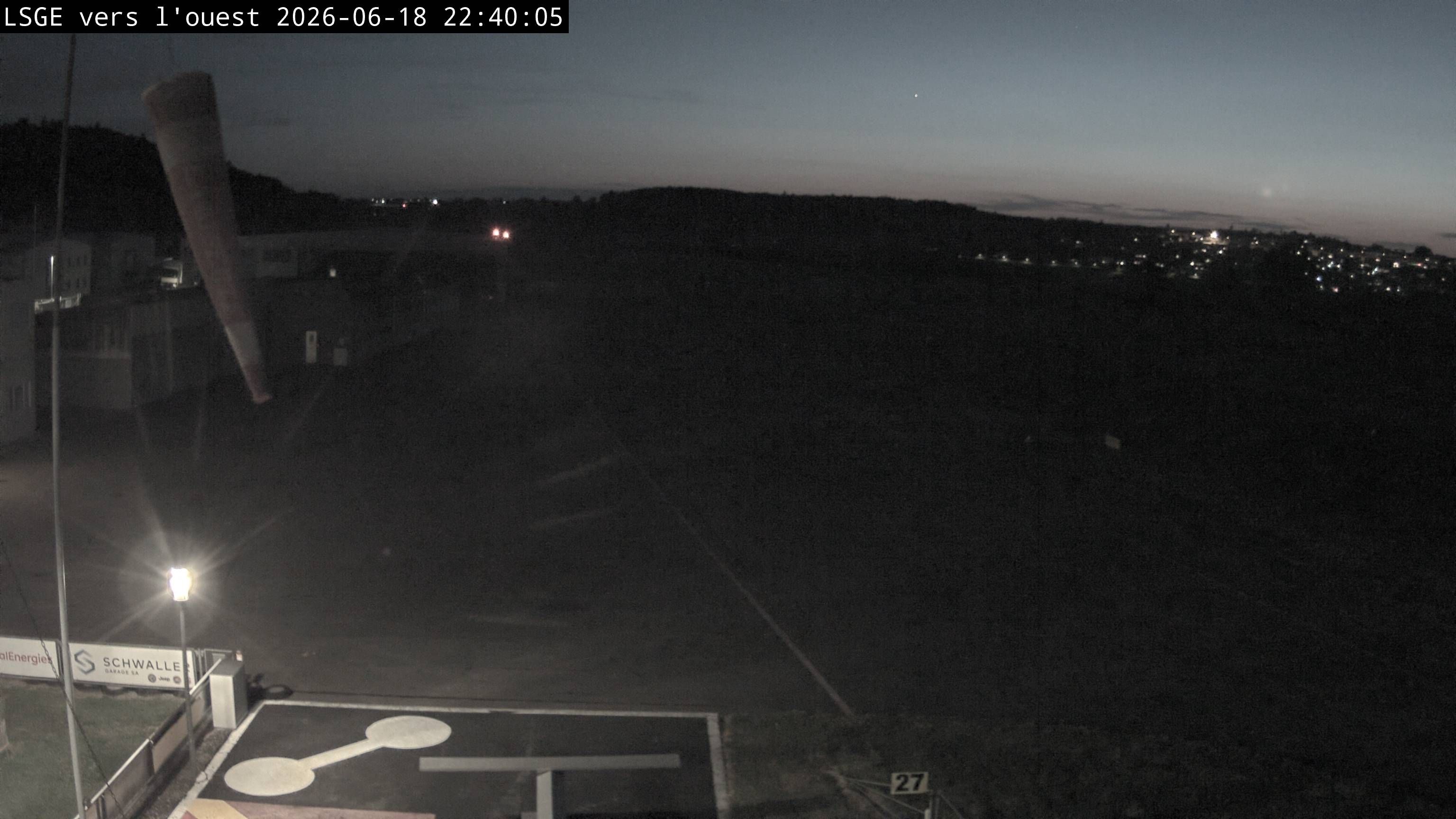 Ecuvillens › Westen: Hangar 8
