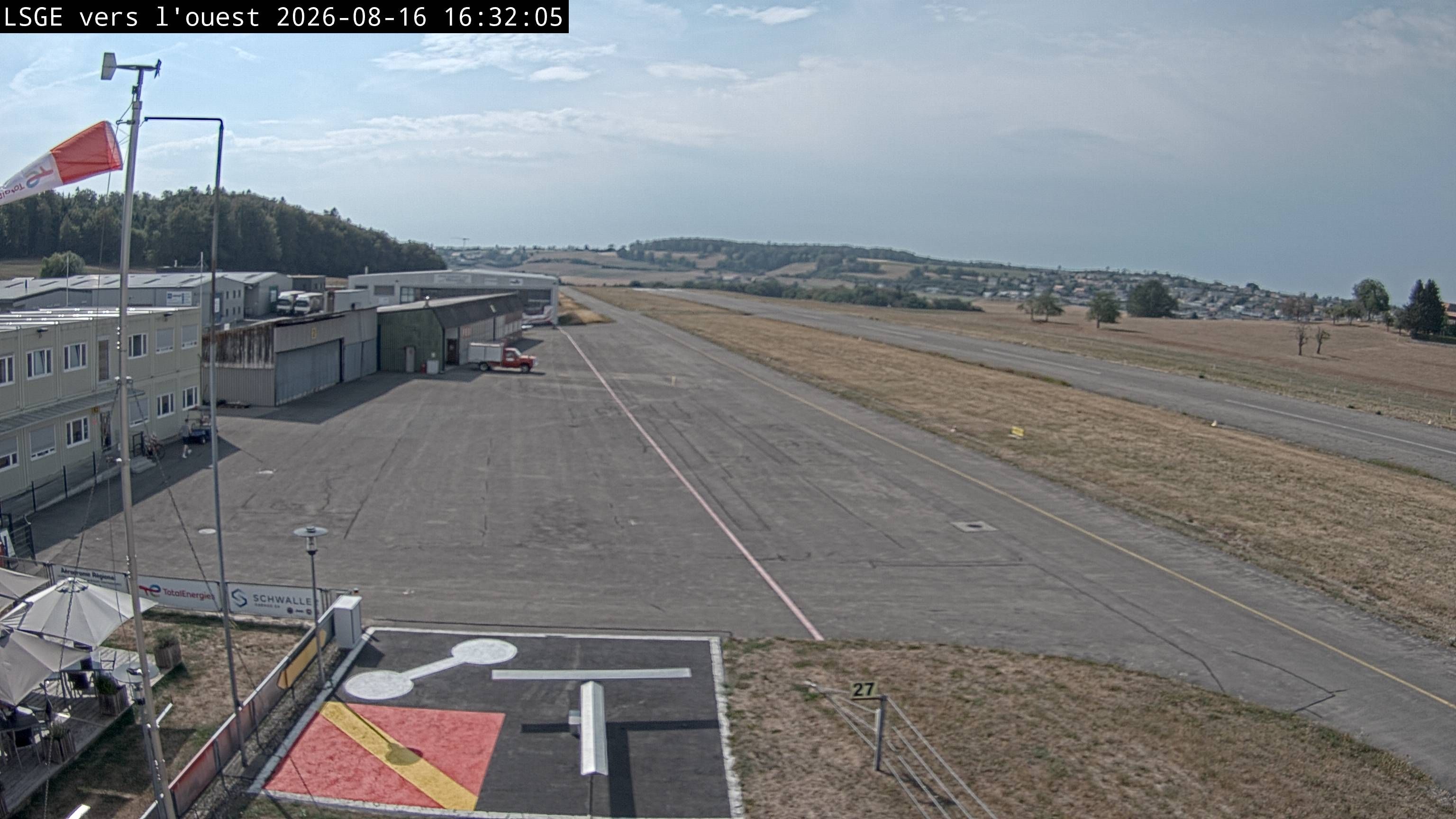 Ecuvillens › Westen: Hangar 8