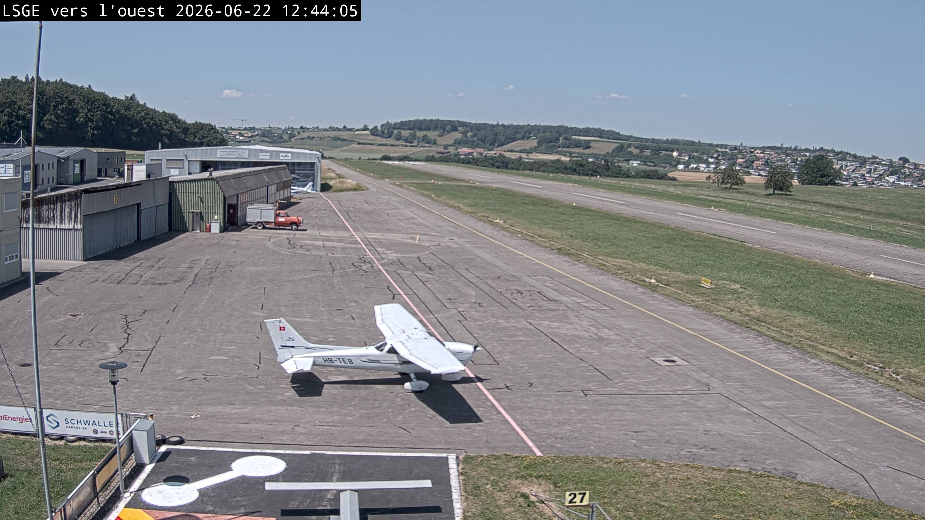 Ecuvillens › Westen: Hangar 8