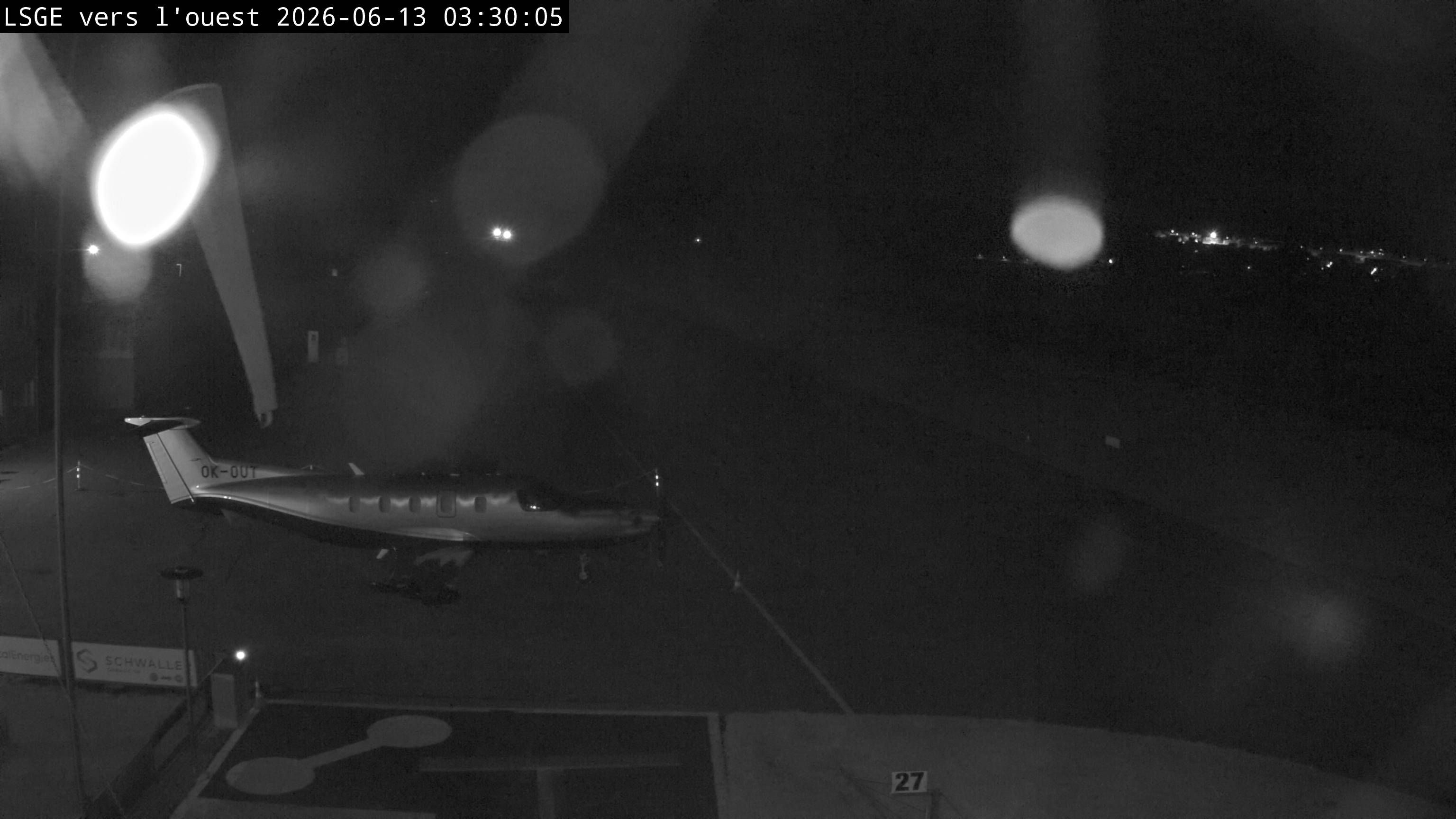 Ecuvillens › Westen: Hangar 8