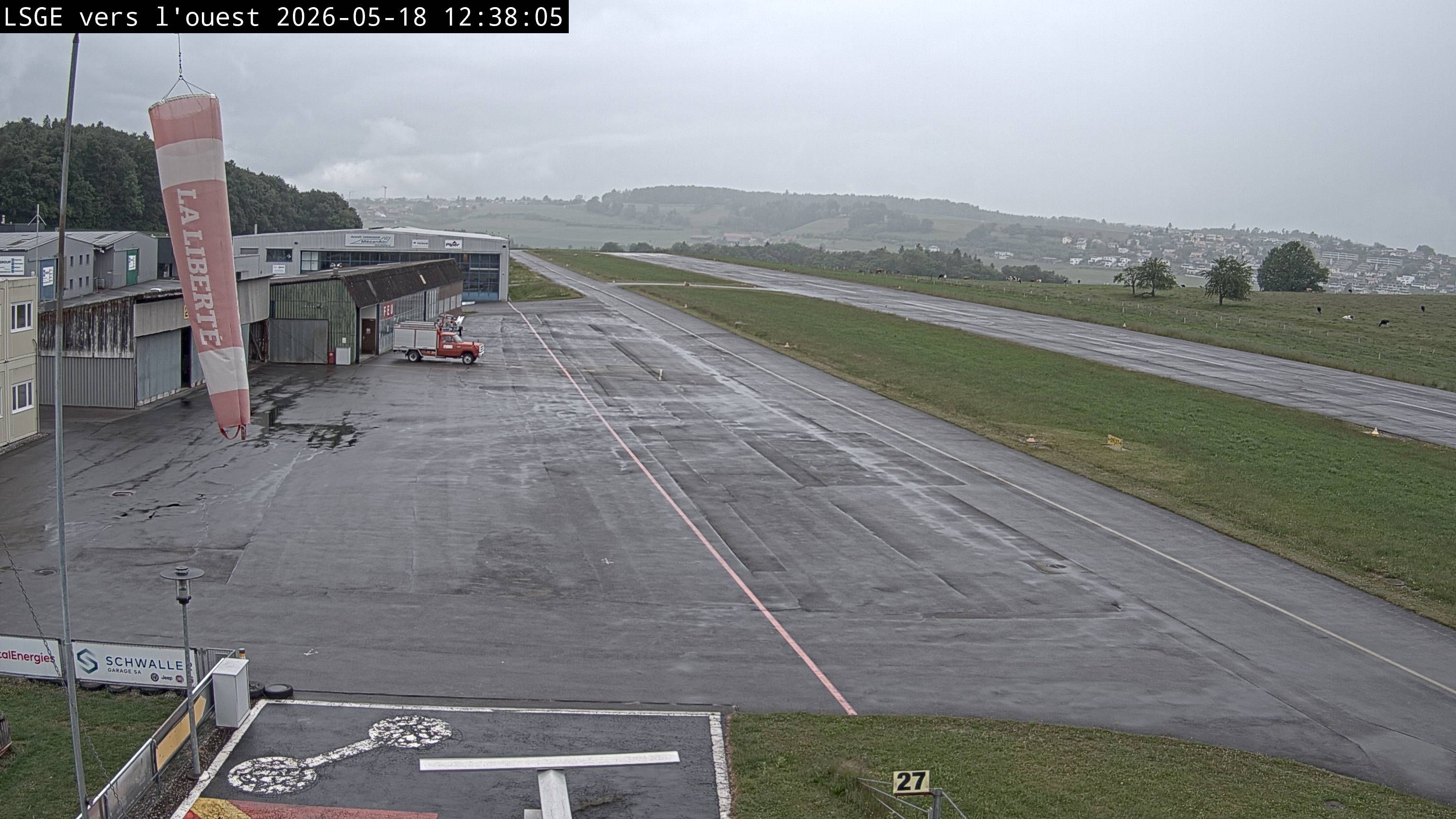 Ecuvillens › Westen: Hangar 8