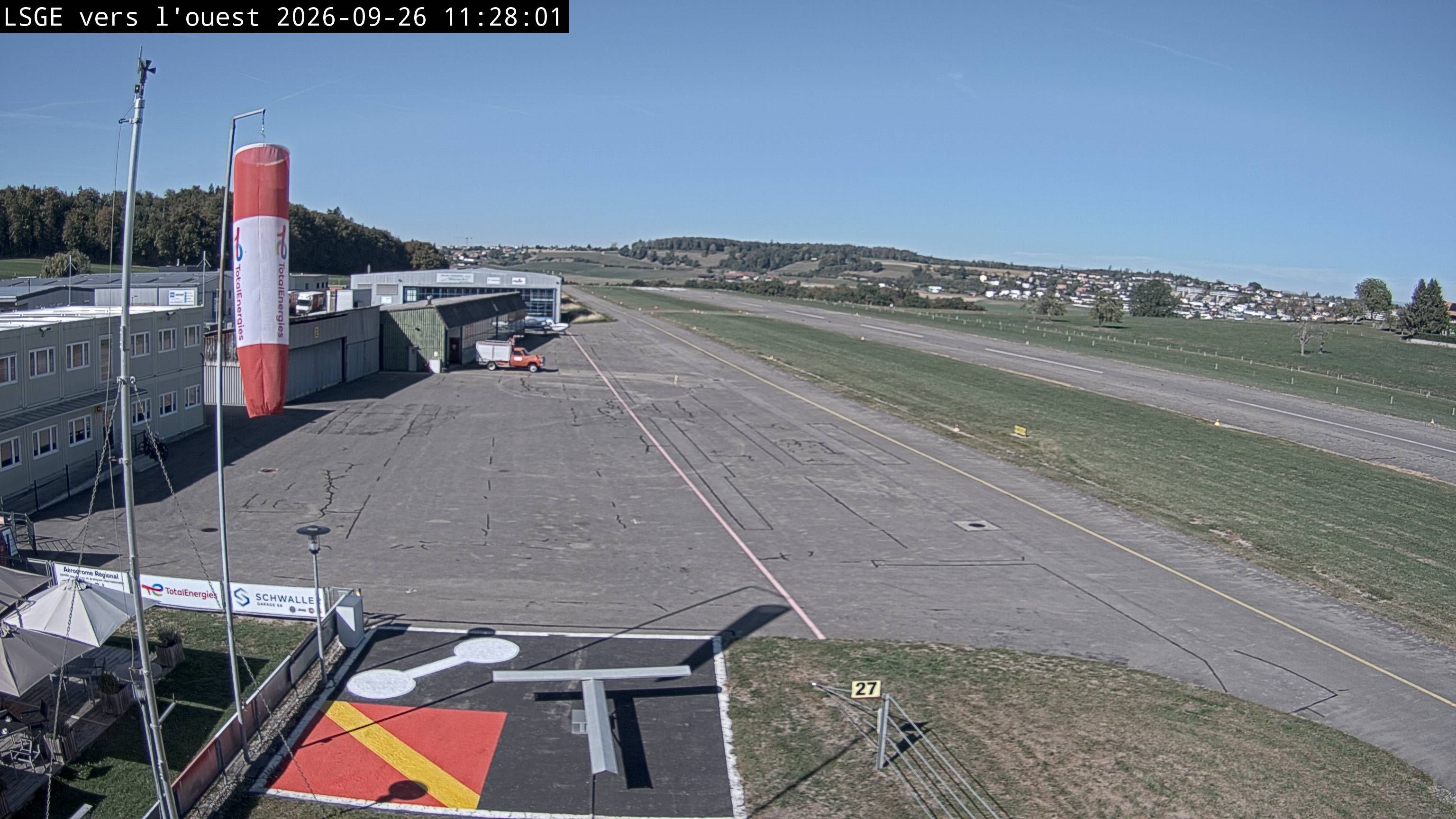 Ecuvillens › Westen: Hangar 8