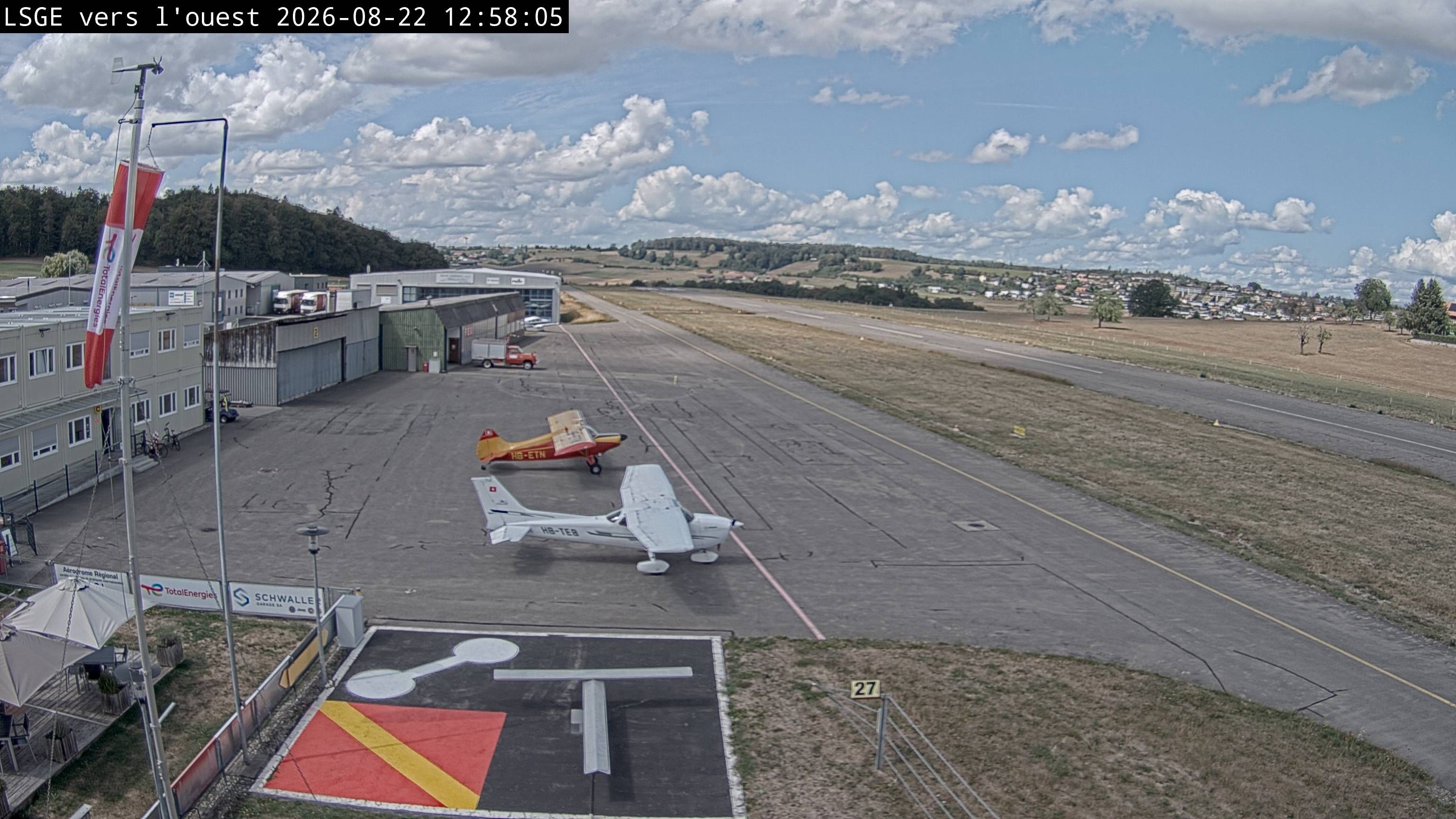Ecuvillens › Westen: Hangar 8