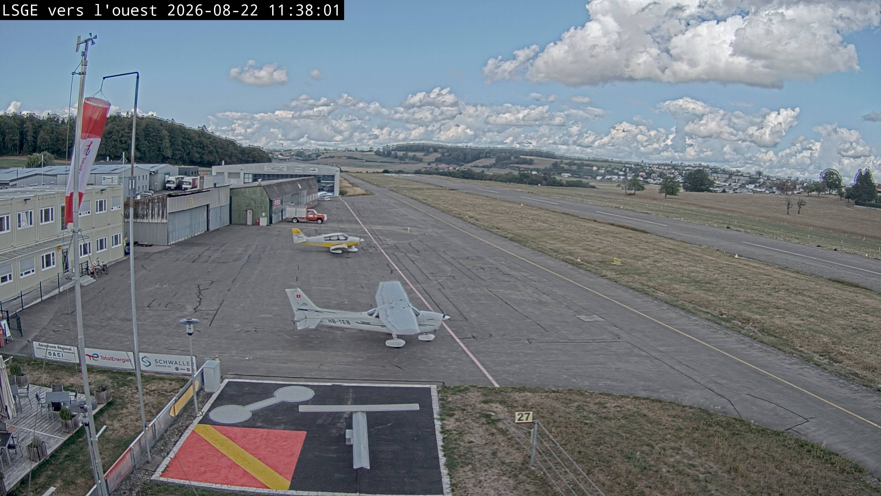 Ecuvillens › Westen: Hangar 8