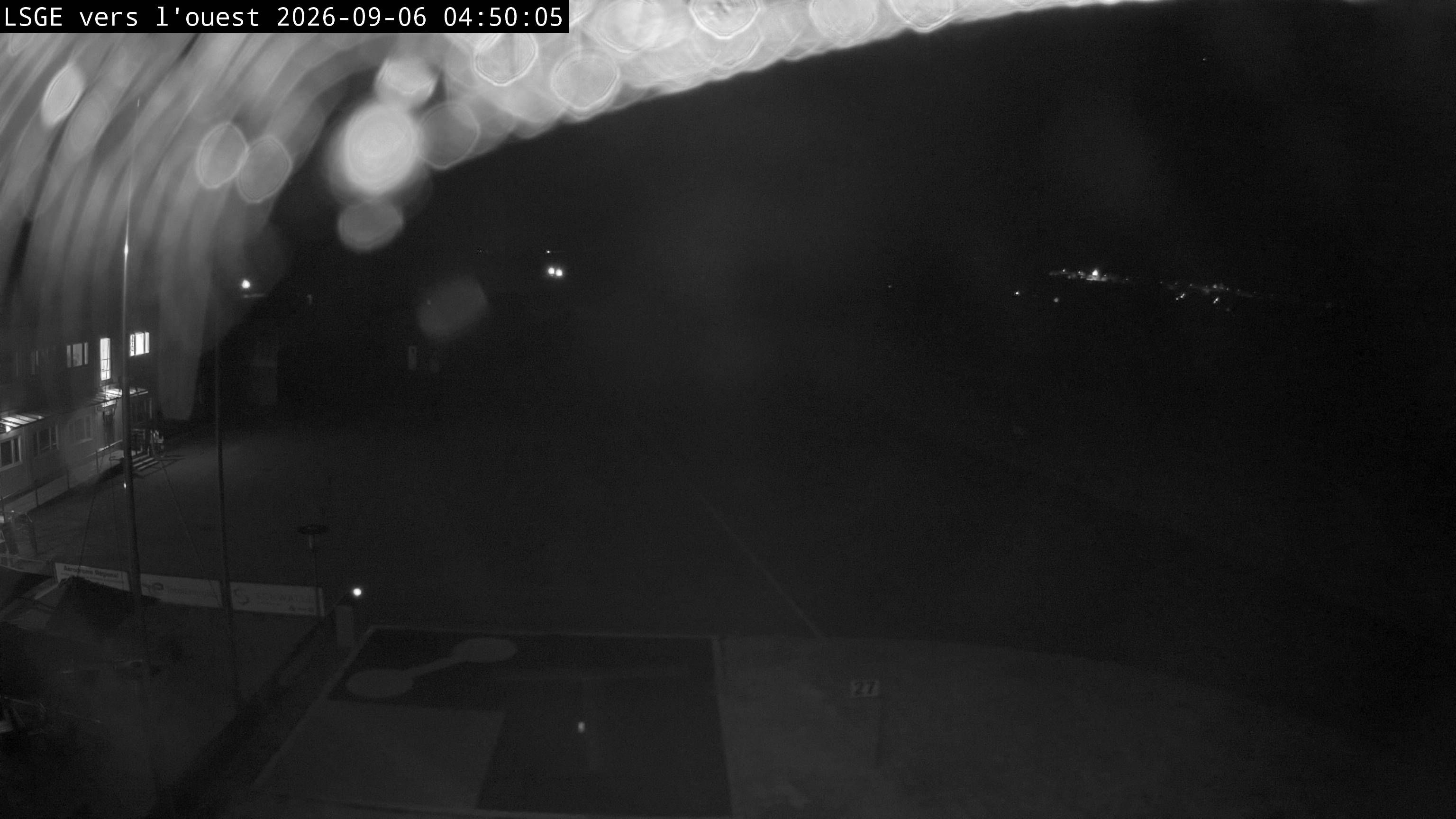 Ecuvillens › Westen: Hangar 8