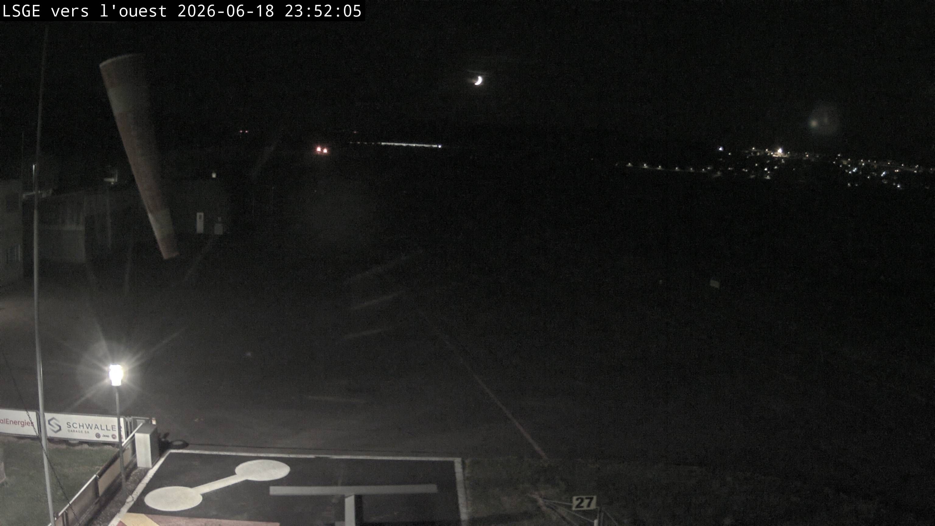 Ecuvillens › Westen: Hangar 8