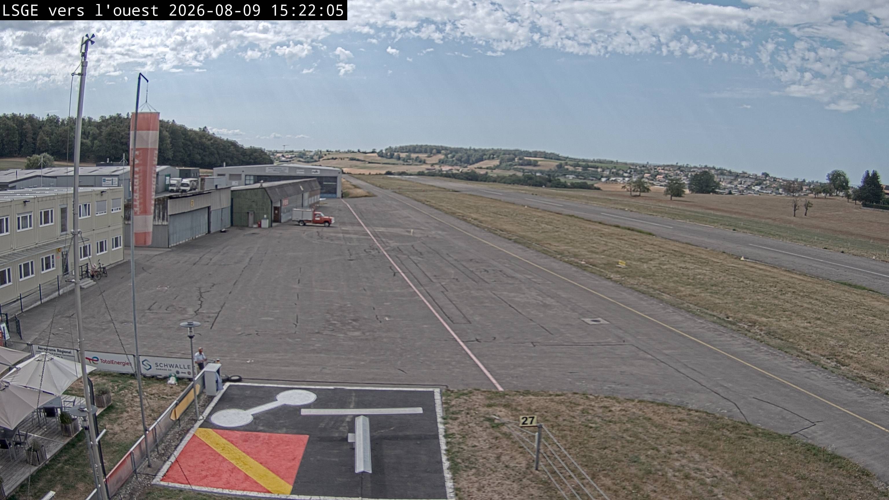 Ecuvillens › Westen: Hangar 8
